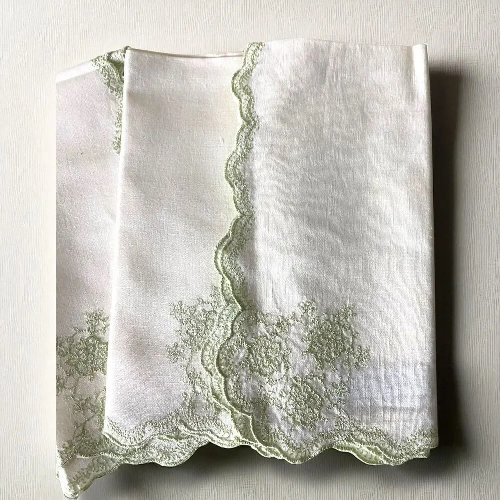 Simply Shabby Chic Rachel Ashwell Embroidered Cotton Linen Napkins Four 19”